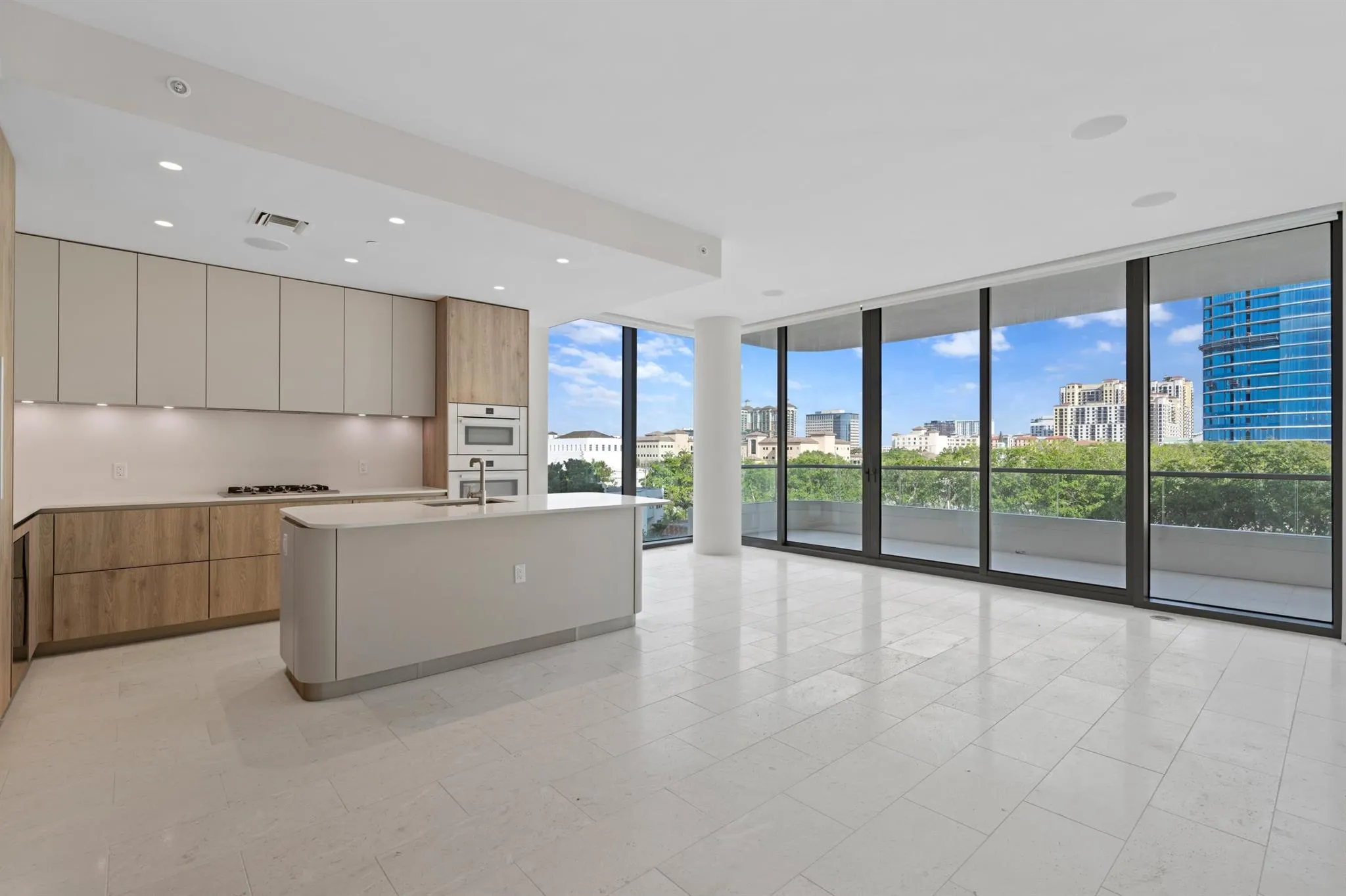 200 Arkona Court, #401