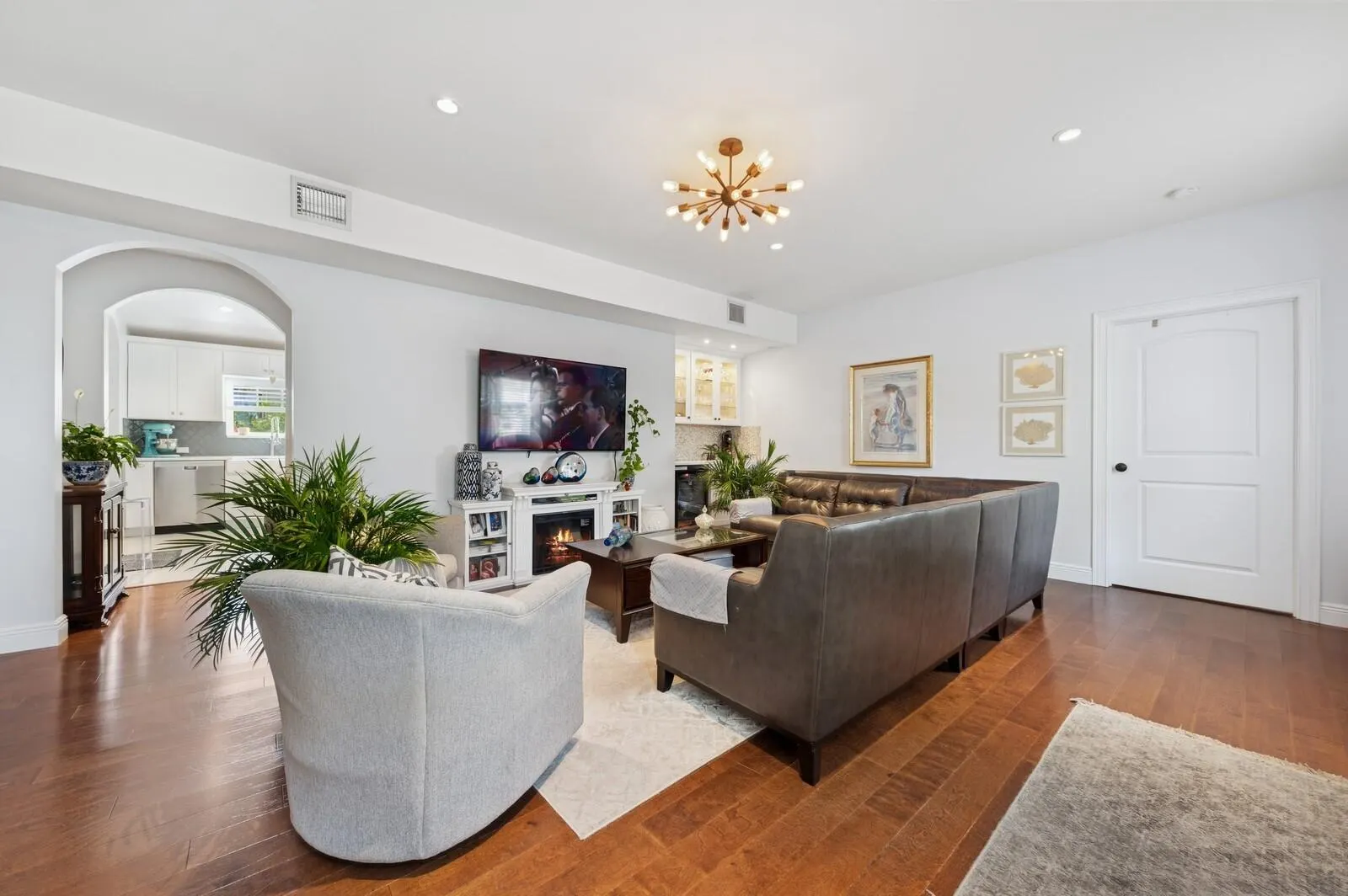 310 Almeria Road