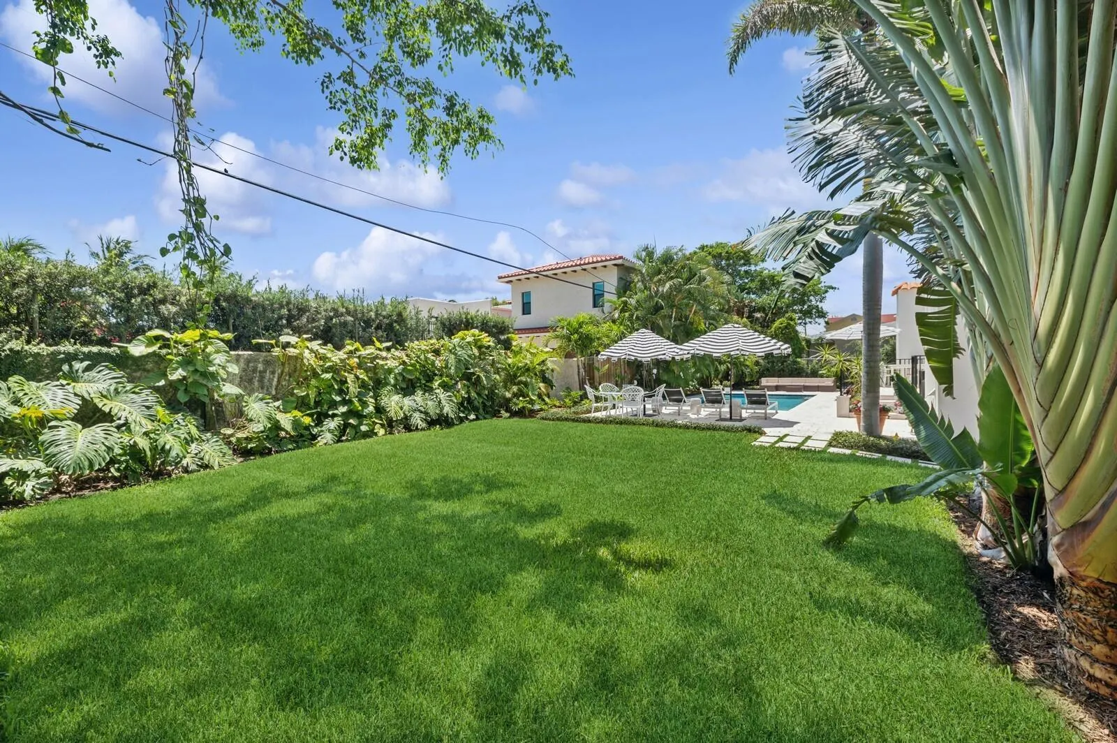 310 Almeria Road