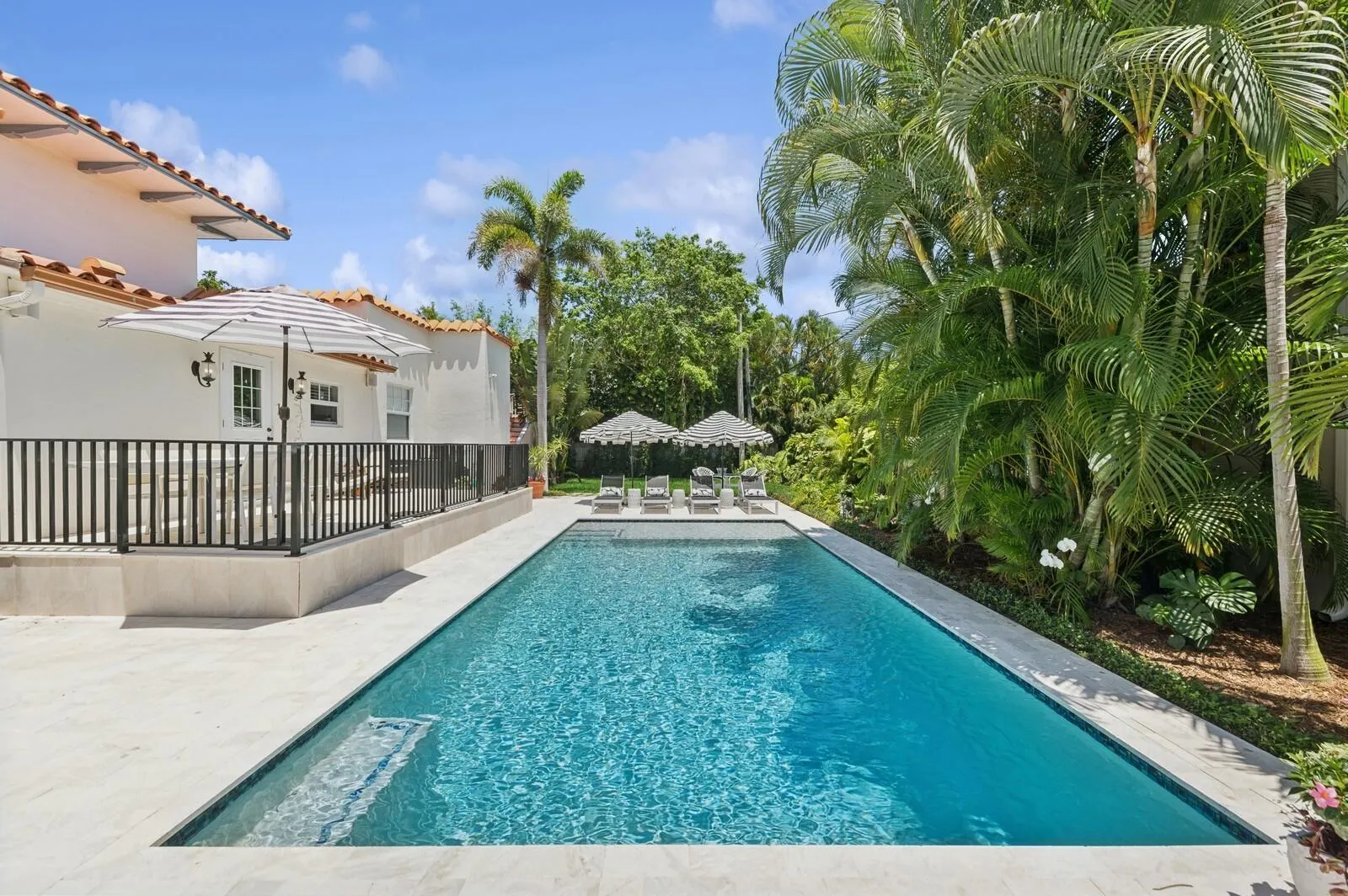 310 Almeria Road