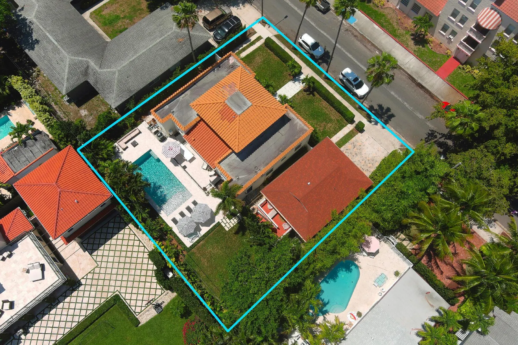 310 Almeria Road