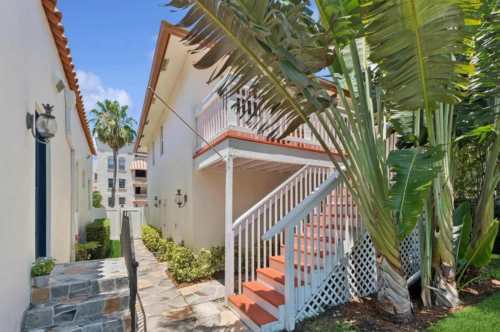 310 Almeria Road
