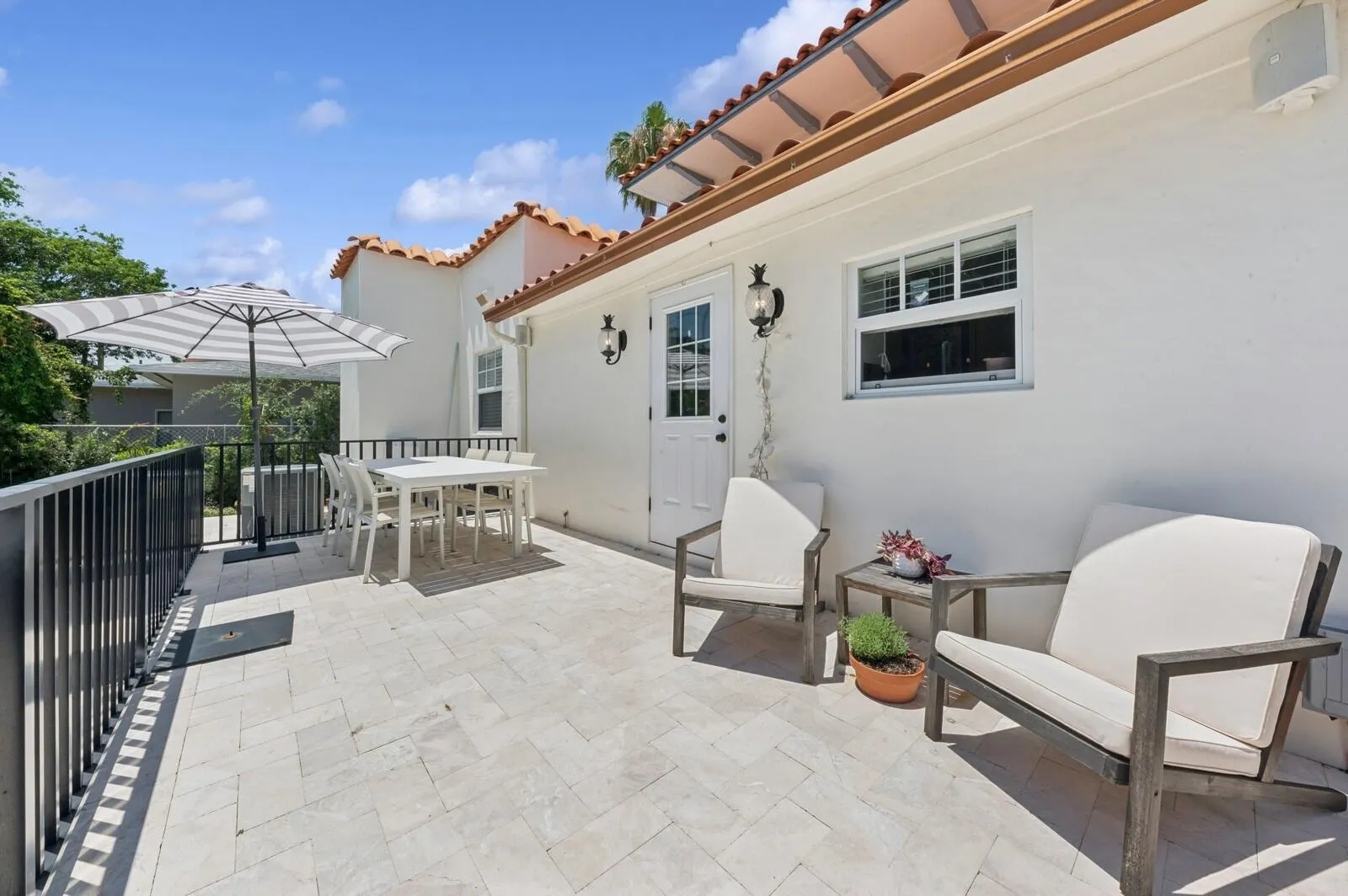 310 Almeria Road