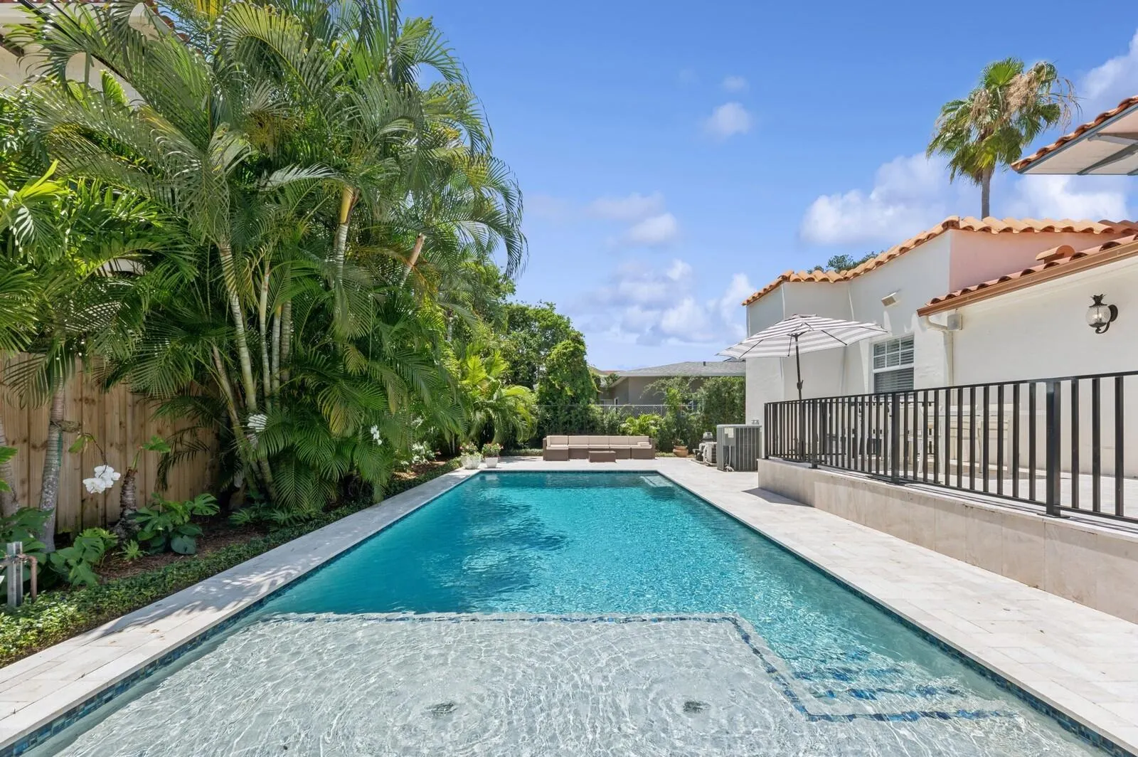 310 Almeria Road