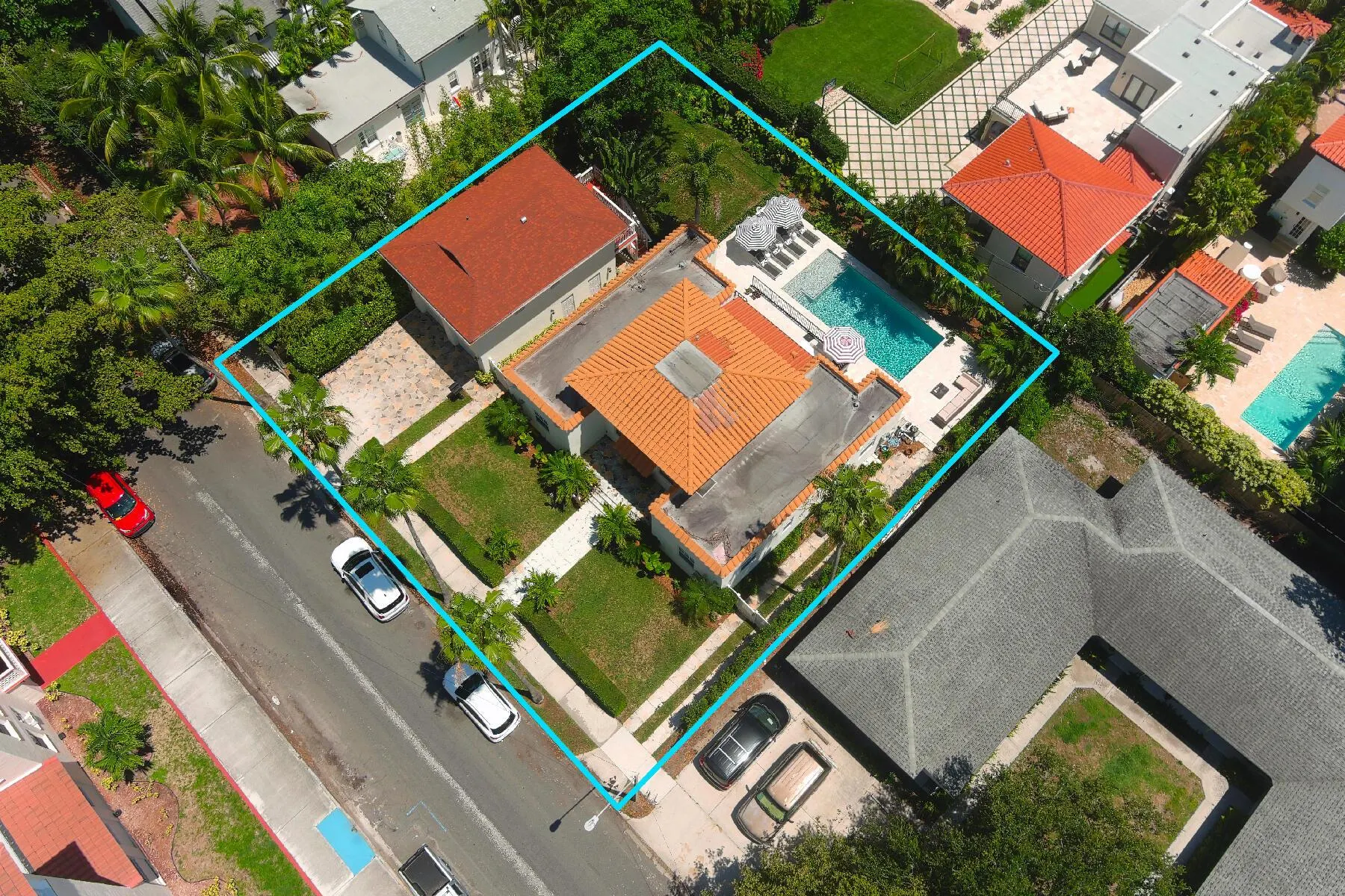 310 Almeria Road