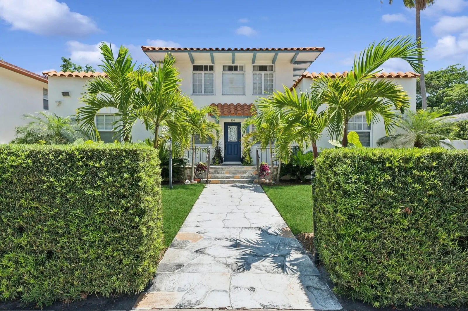 310 Almeria Road