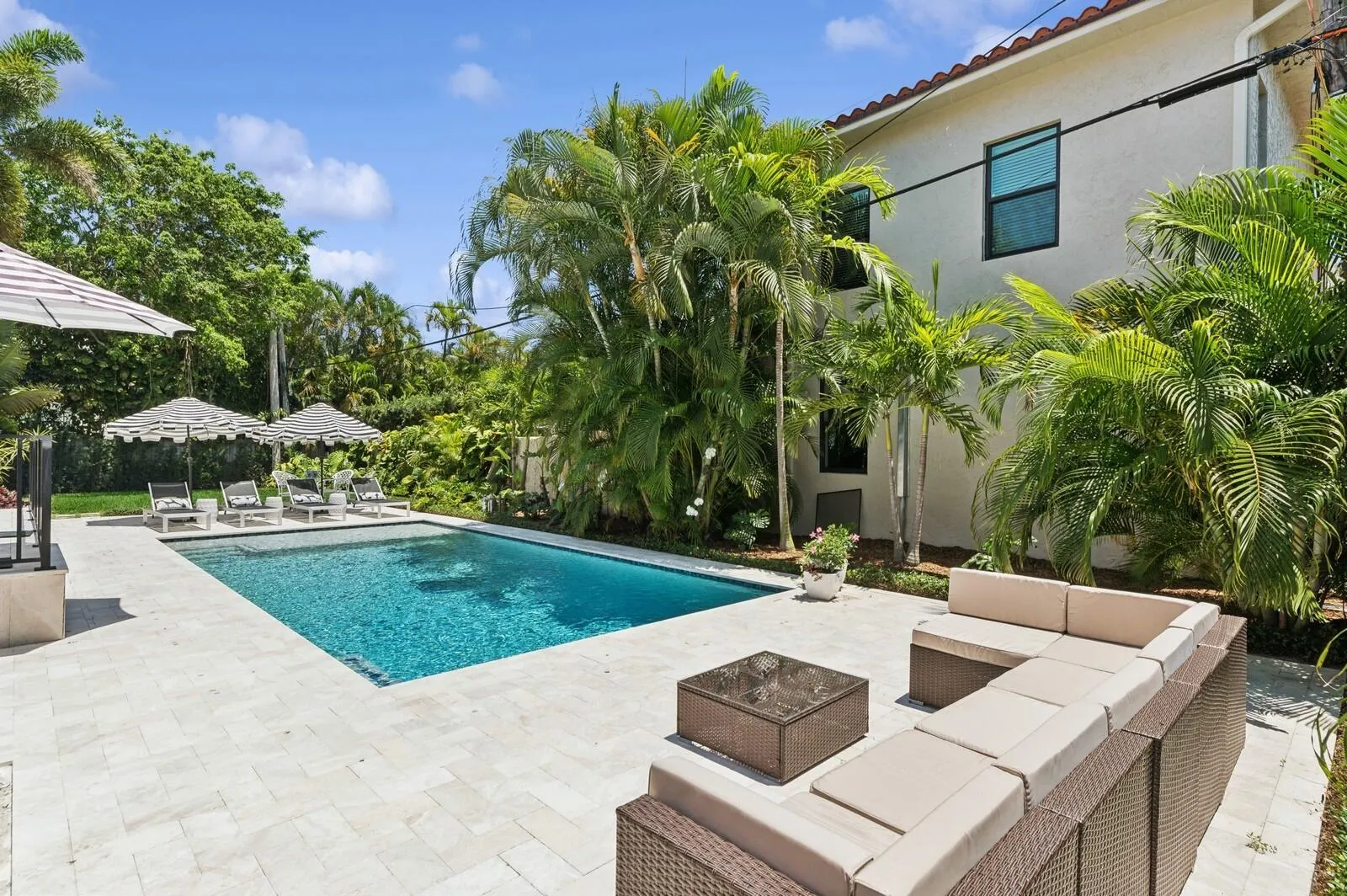 310 Almeria Road