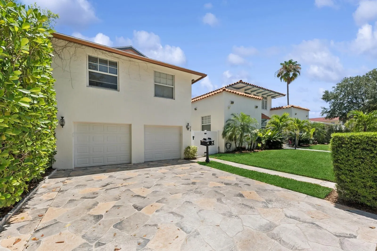 310 Almeria Road