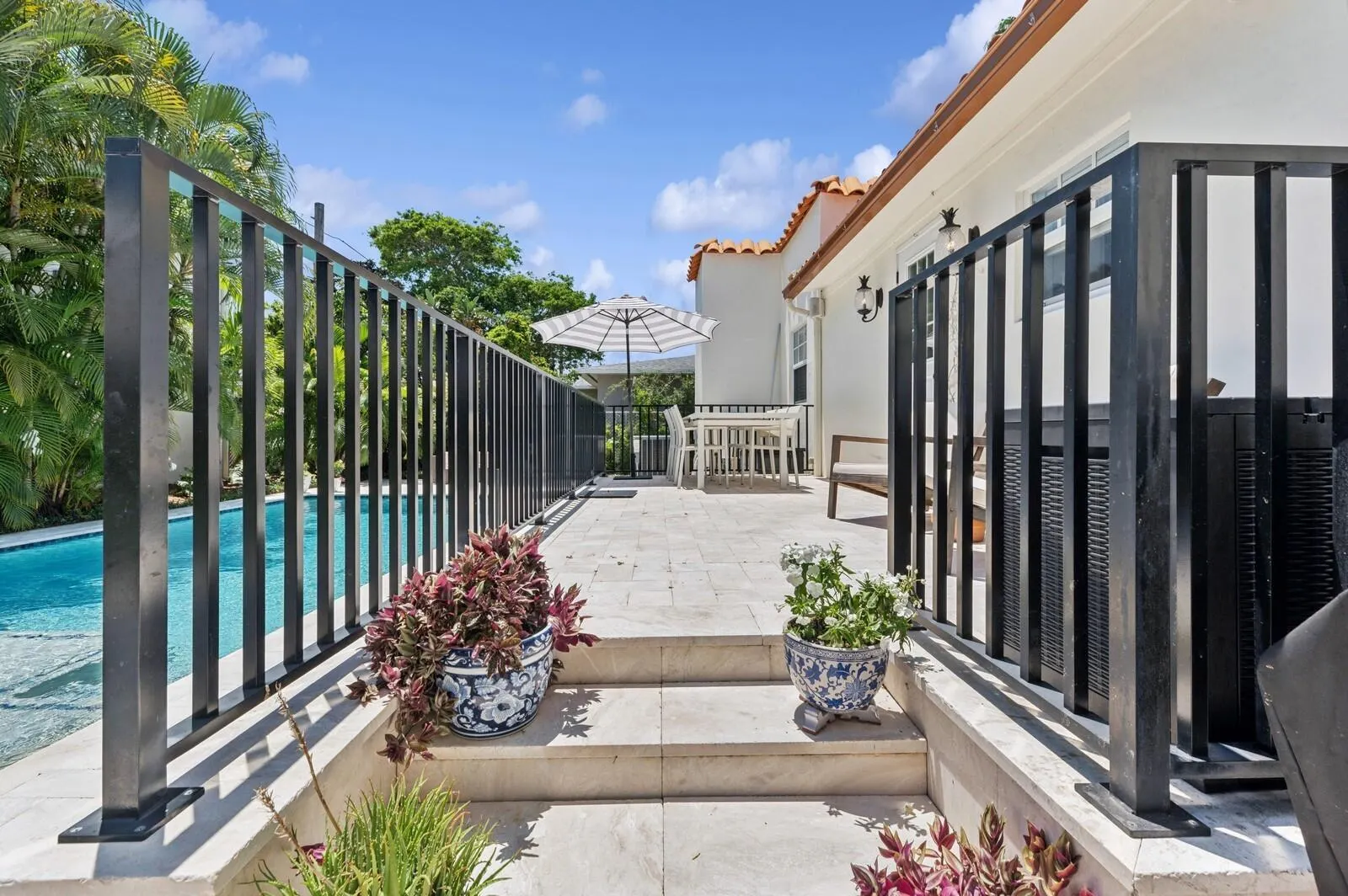 310 Almeria Road