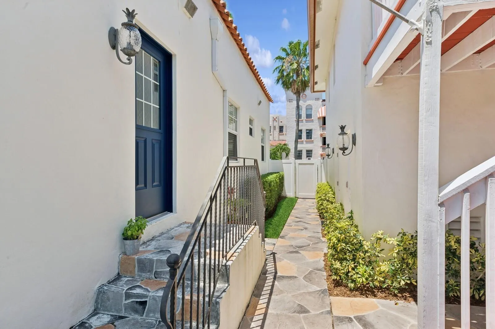 310 Almeria Road