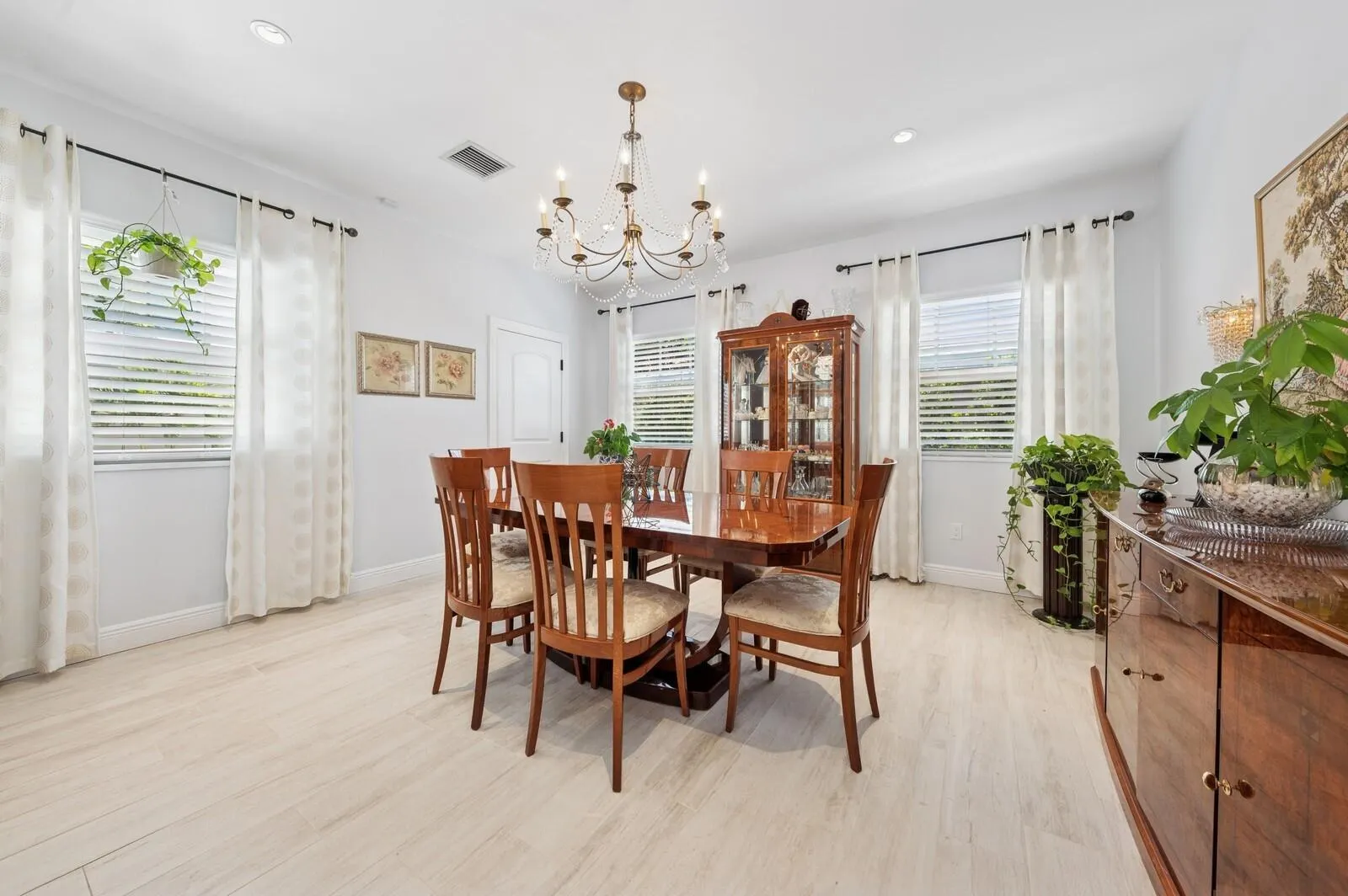 310 Almeria Road