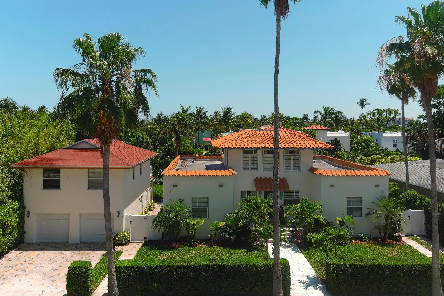 310 Almeria Road
