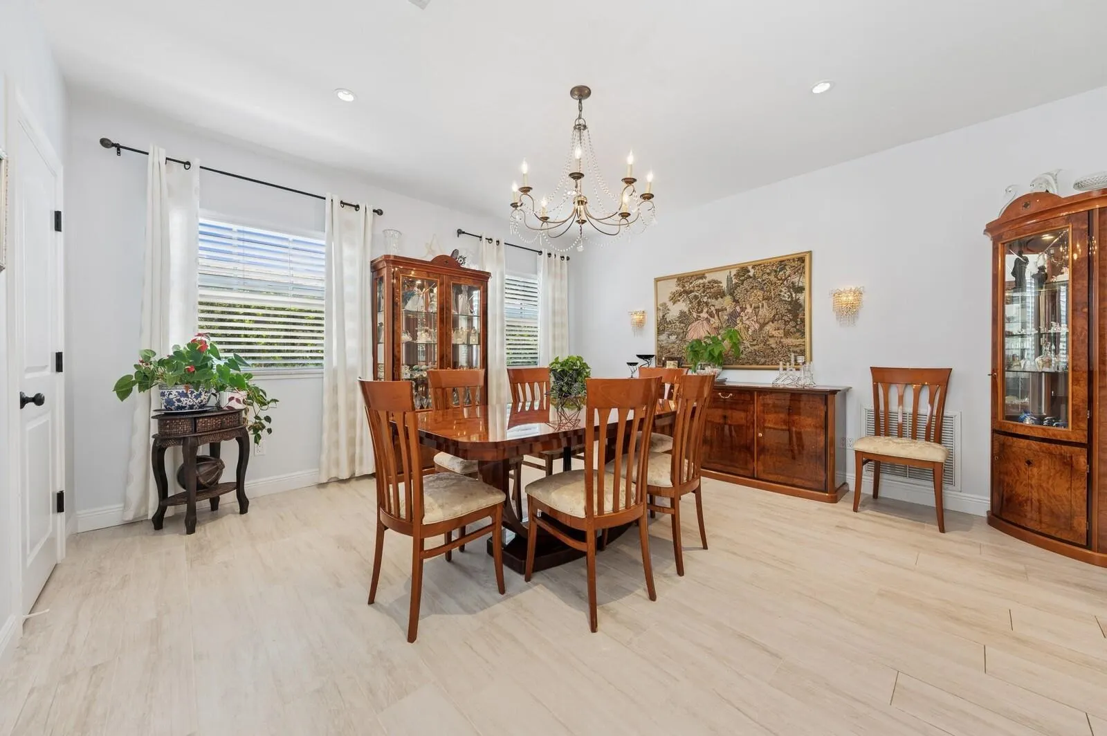310 Almeria Road