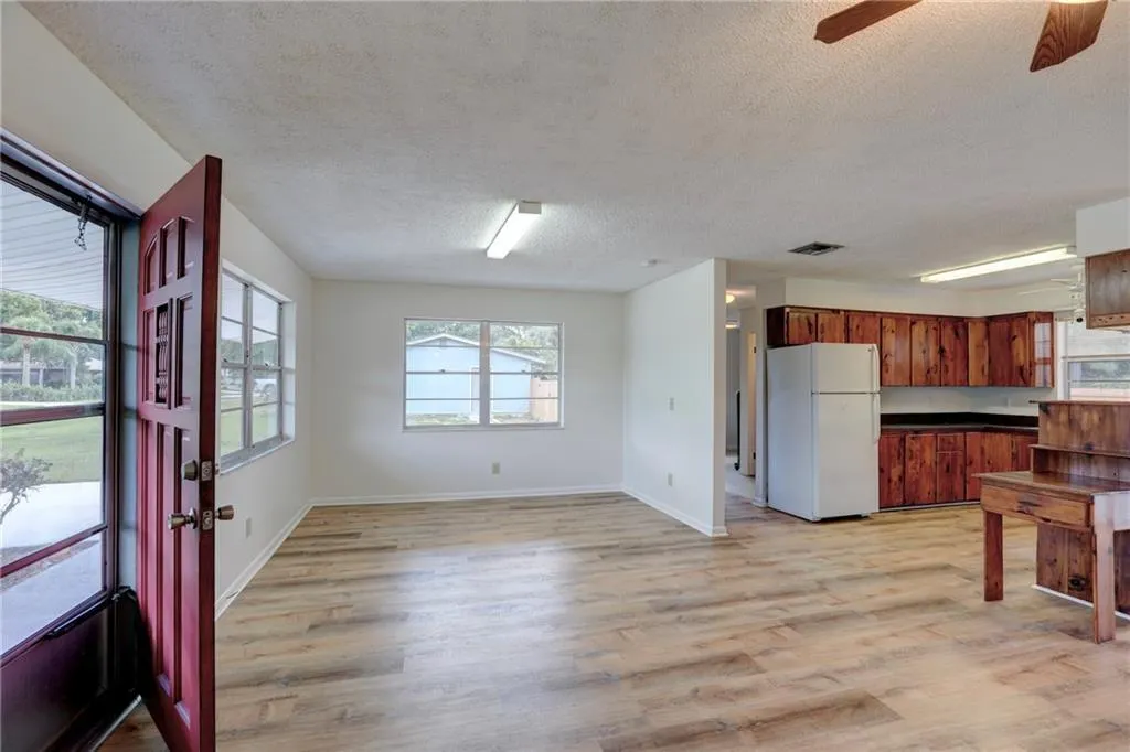 686 Bayharbor Terrace