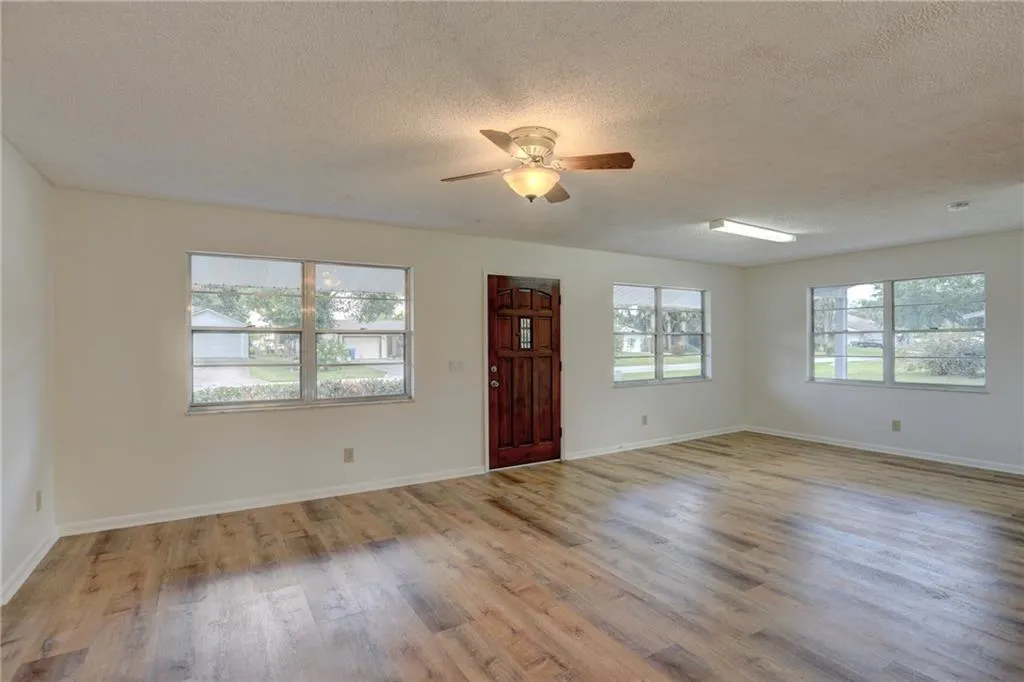 686 Bayharbor Terrace