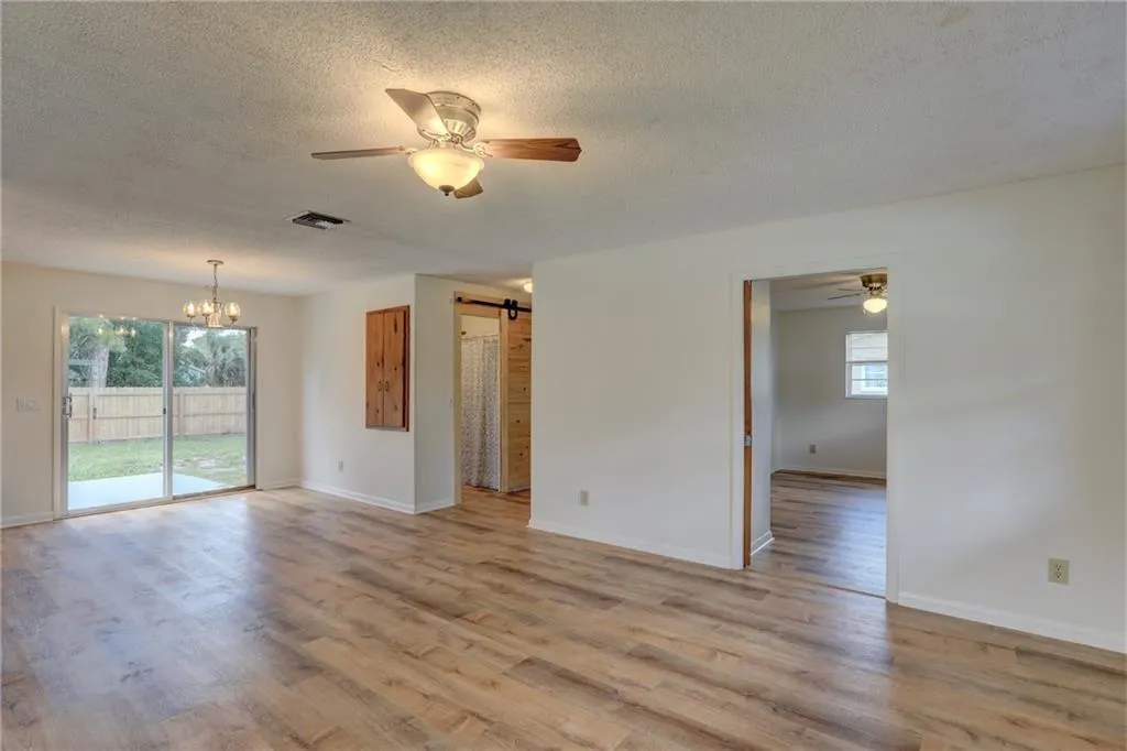 686 Bayharbor Terrace