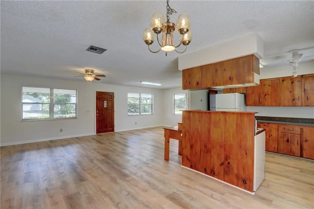 686 Bayharbor Terrace