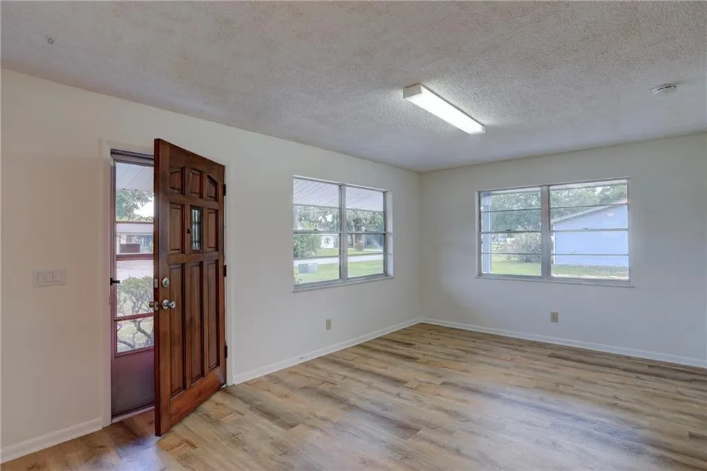 686 Bayharbor Terrace