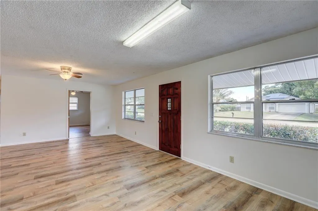 686 Bayharbor Terrace