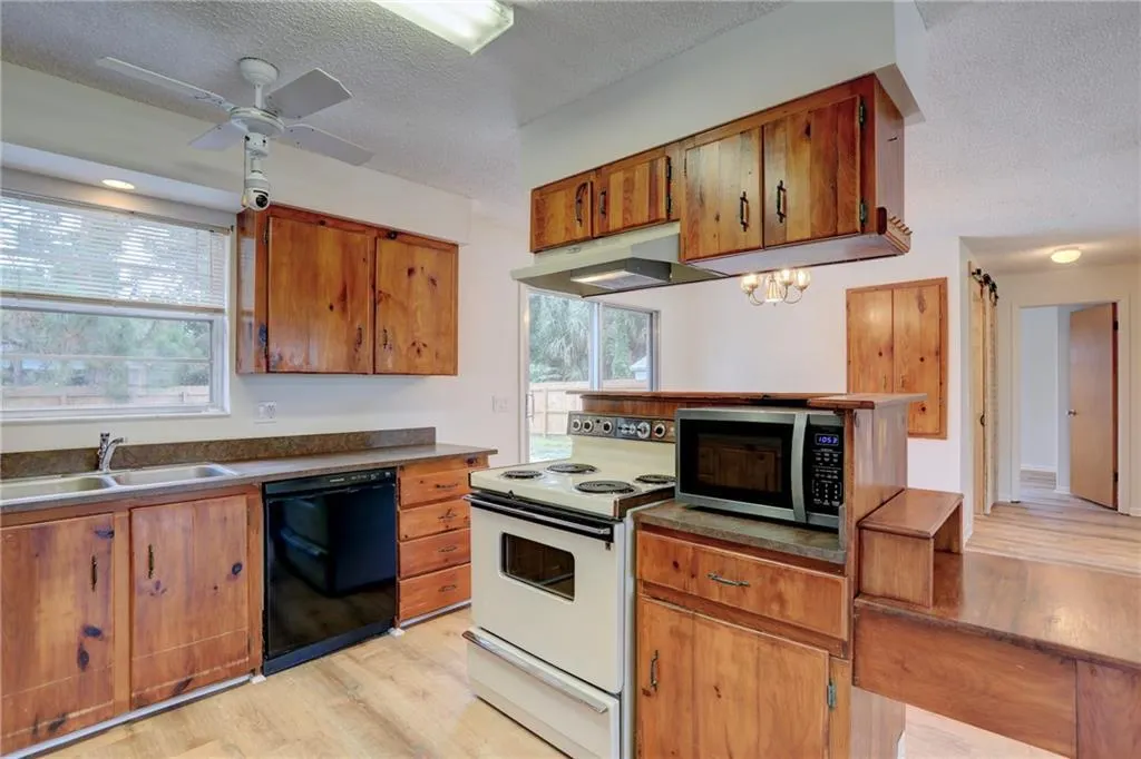 686 Bayharbor Terrace