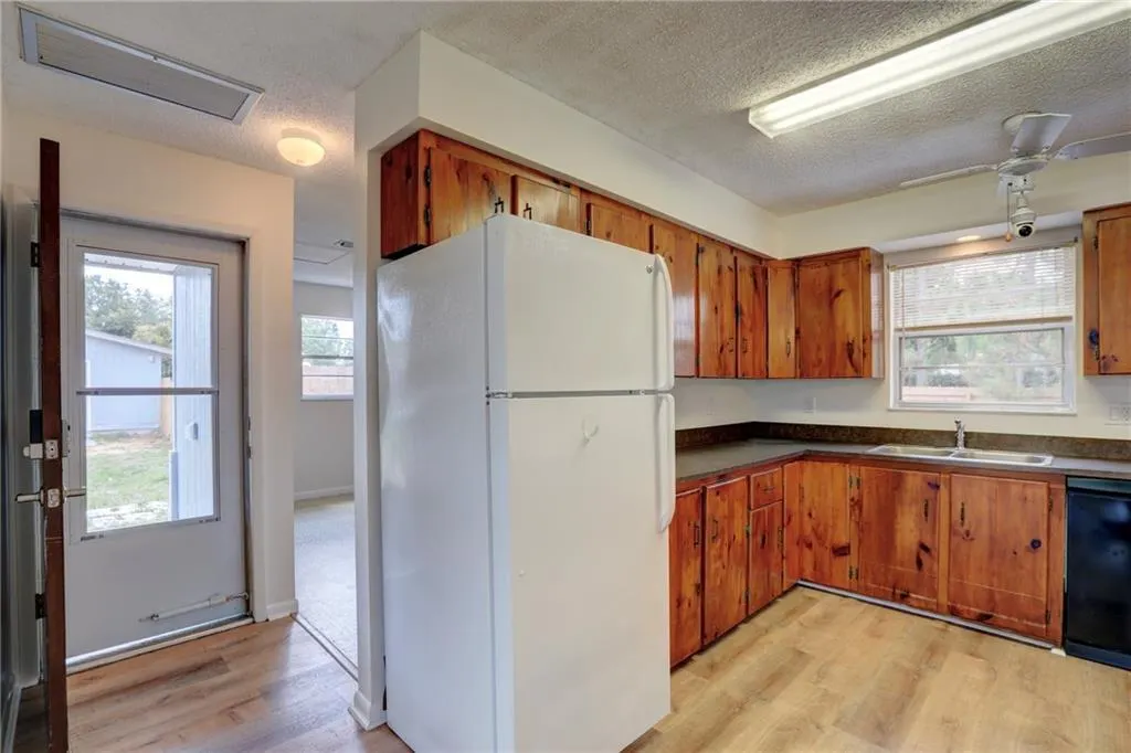 686 Bayharbor Terrace