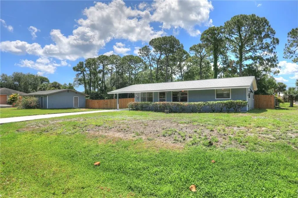 686 Bayharbor Terrace