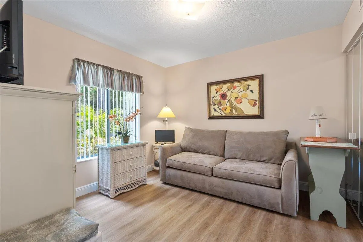 1995 SW Silver Pine Way, #Bldg 119 H1