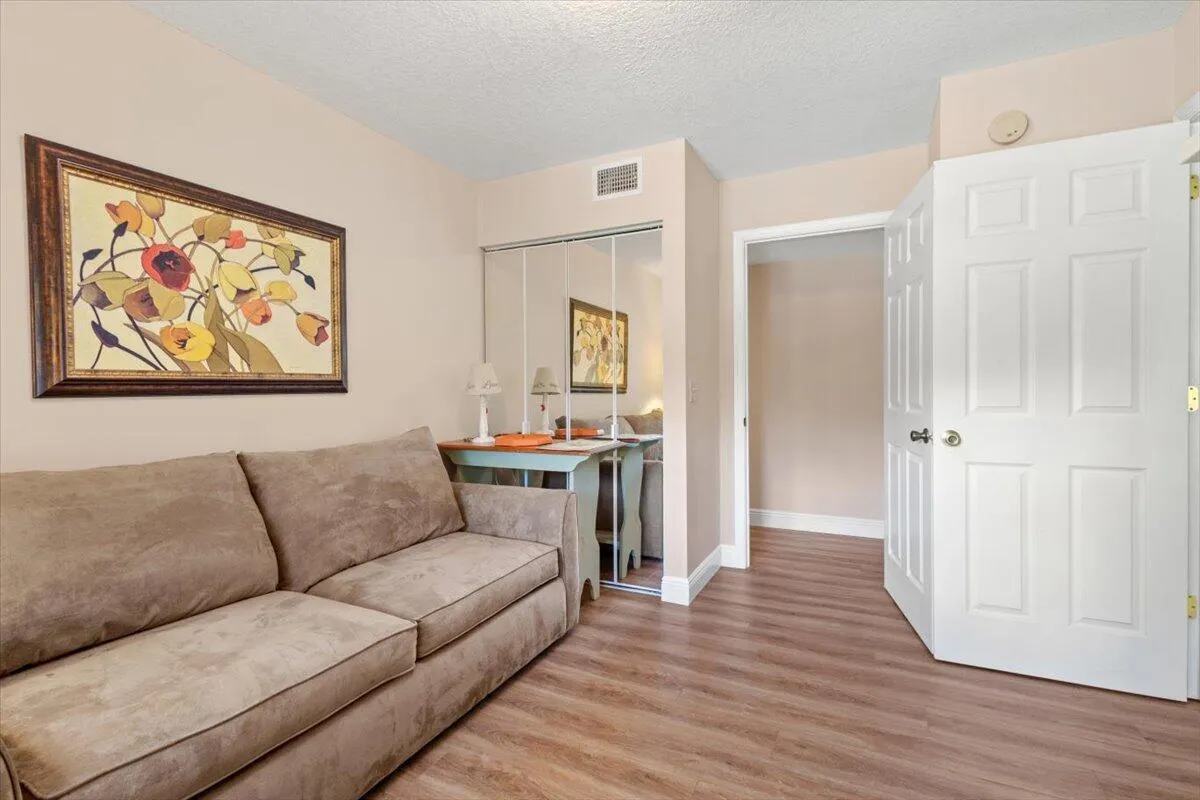 1995 SW Silver Pine Way, #Bldg 119 H1
