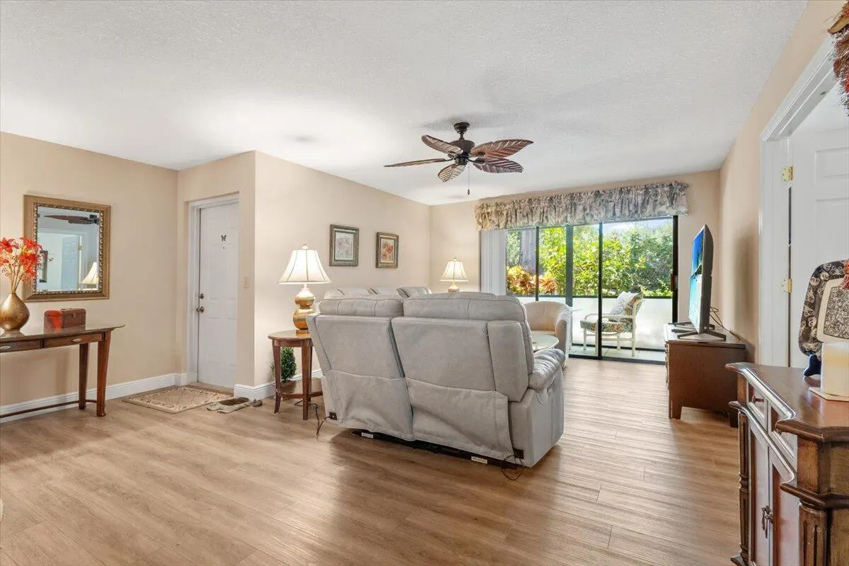 1995 SW Silver Pine Way, #Bldg 119 H1