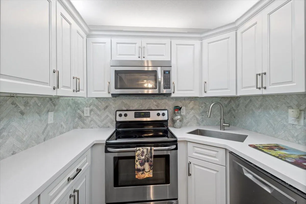 1995 SW Silver Pine Way, #Bldg 119 H1