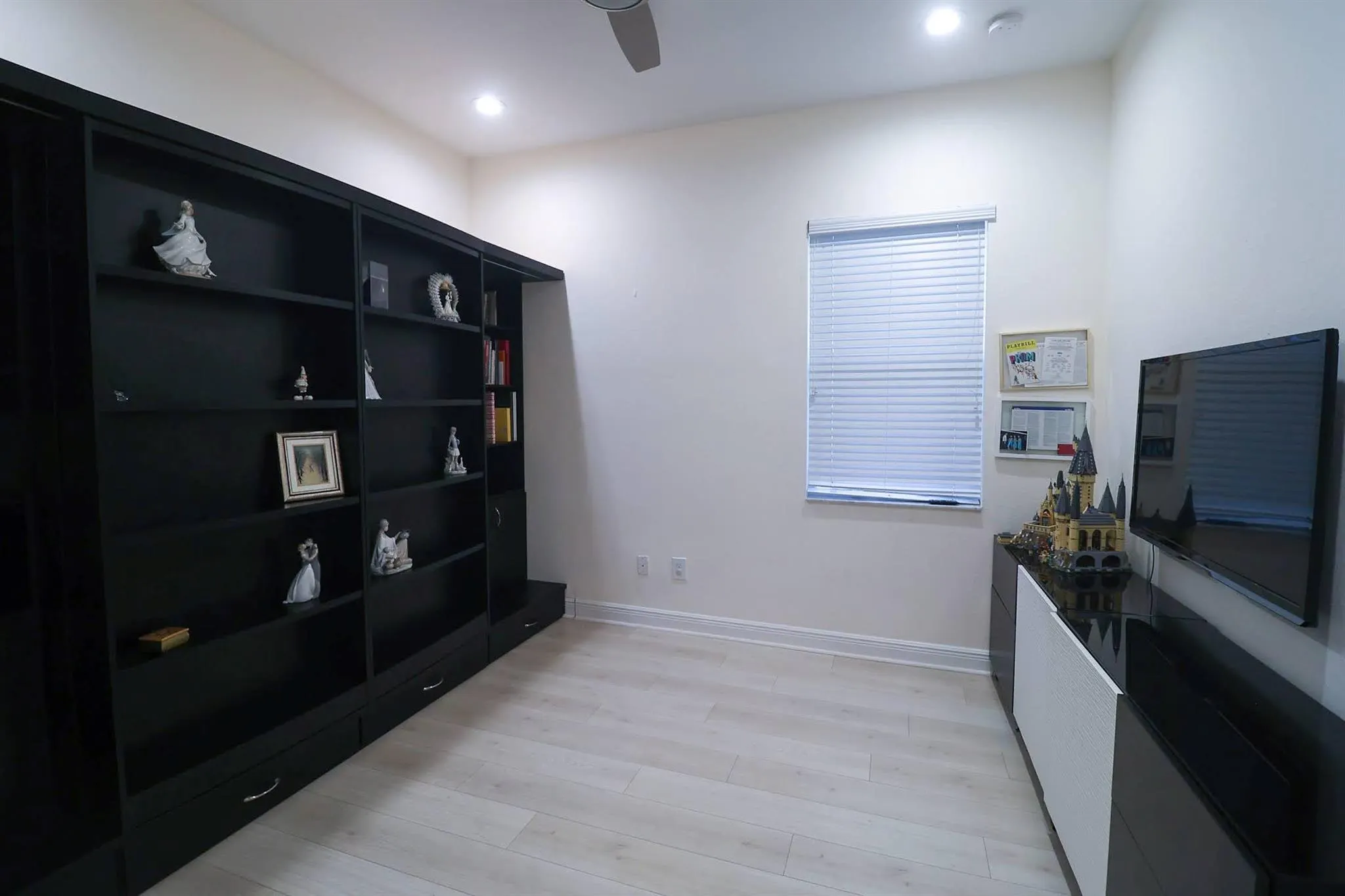 8581 Waterside Court