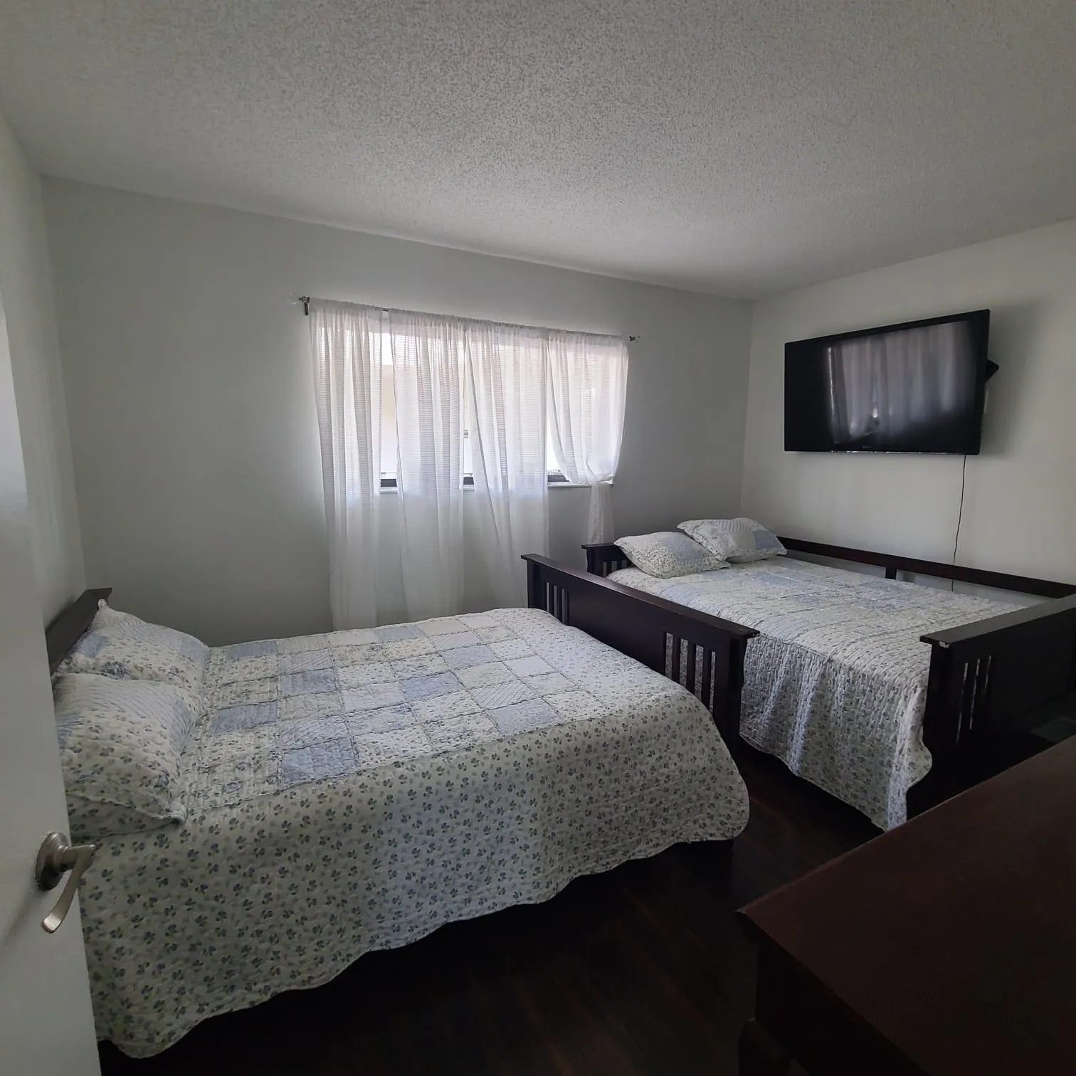 5220 Las Verdes Circle, #322