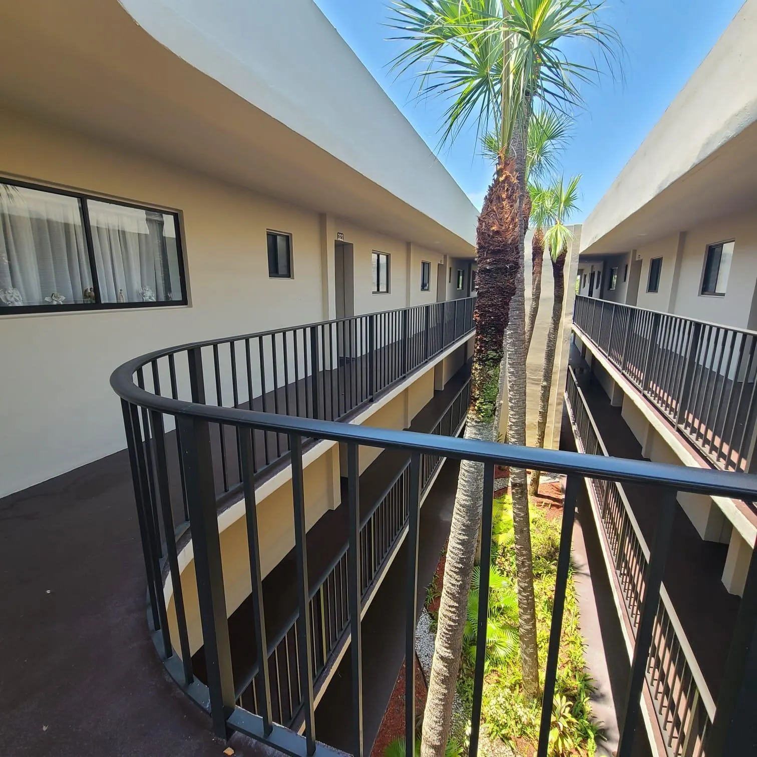 5220 Las Verdes Circle, #322