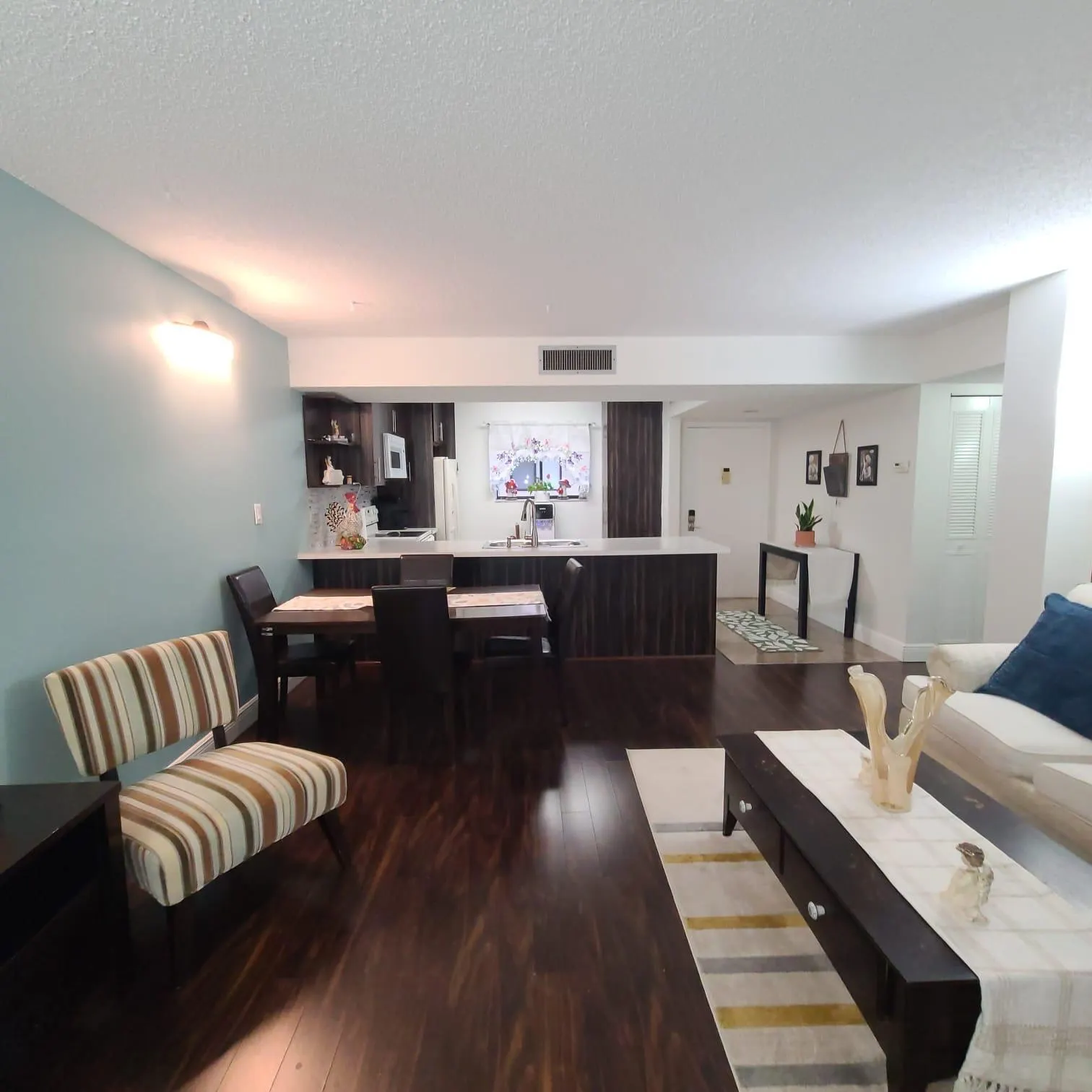 5220 Las Verdes Circle, #322
