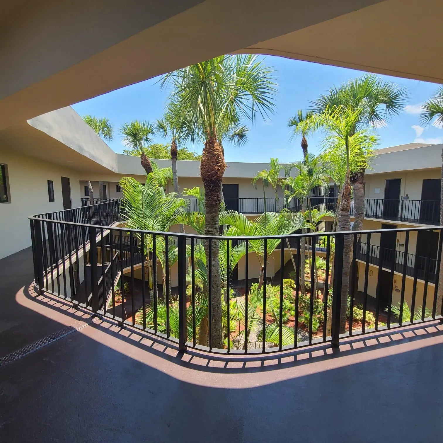 5220 Las Verdes Circle, #322
