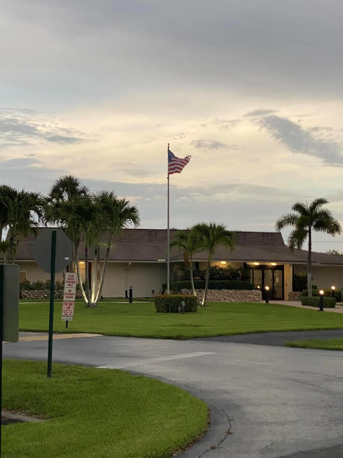 5220 Las Verdes Circle, #322