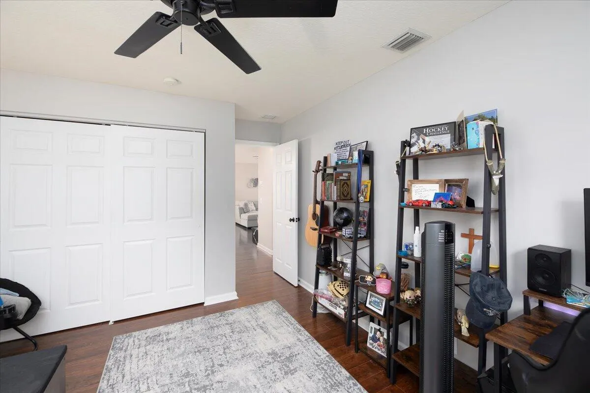 2815 SW Regal Terrace