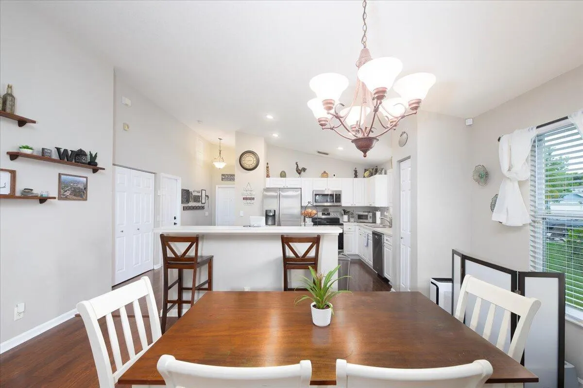 2815 SW Regal Terrace