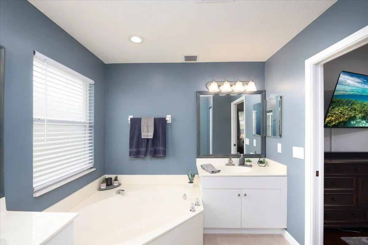 2815 SW Regal Terrace