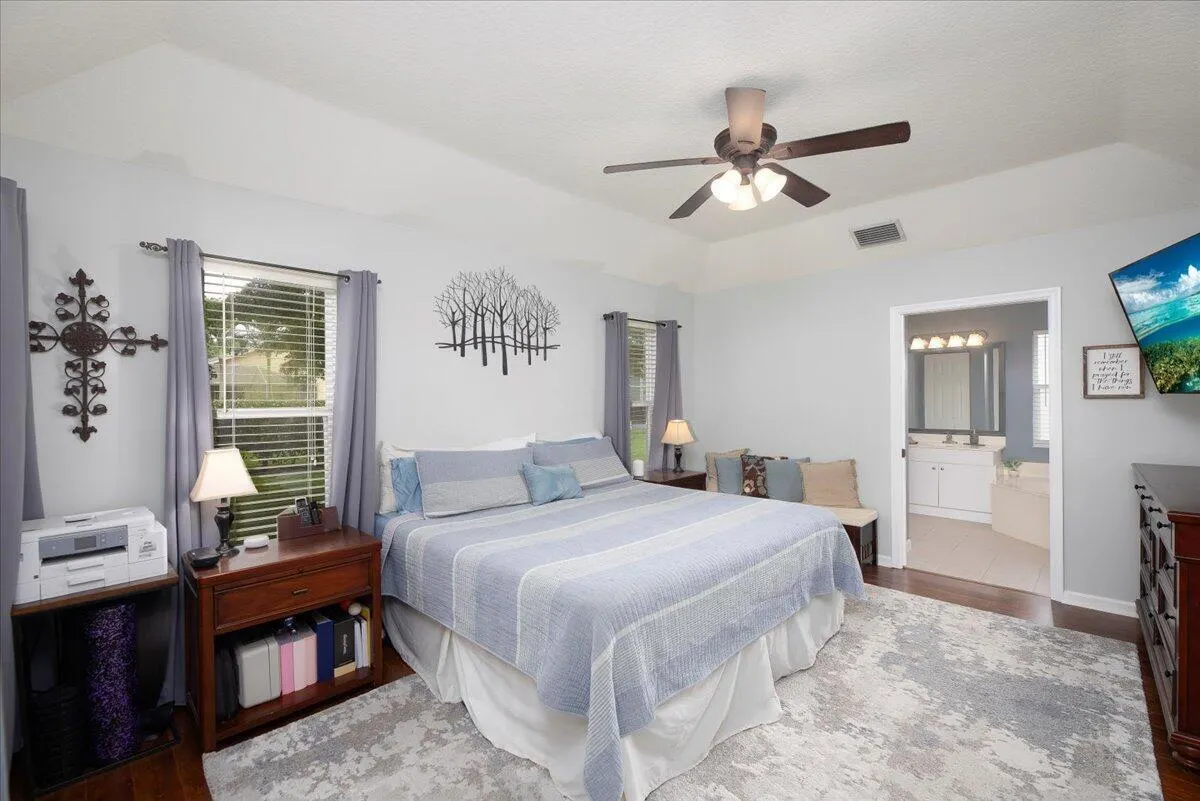 2815 SW Regal Terrace