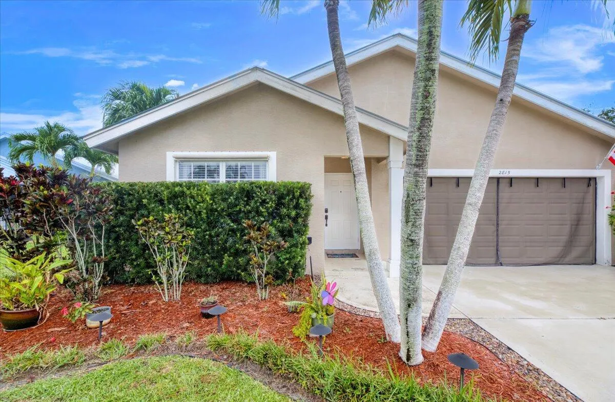 2815 SW Regal Terrace