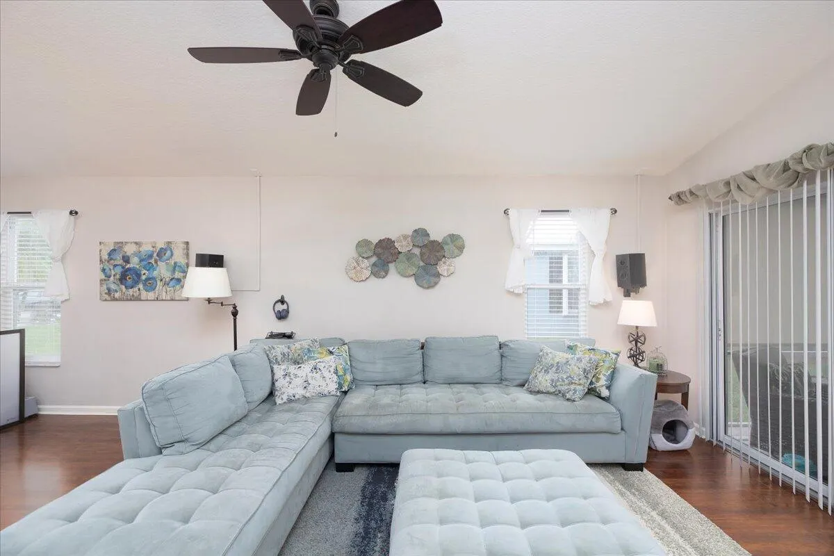 2815 SW Regal Terrace