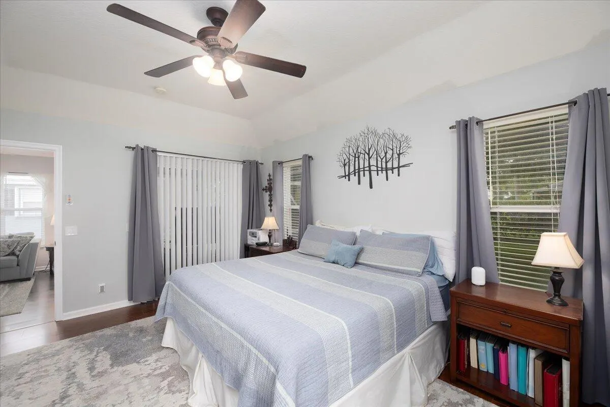 2815 SW Regal Terrace