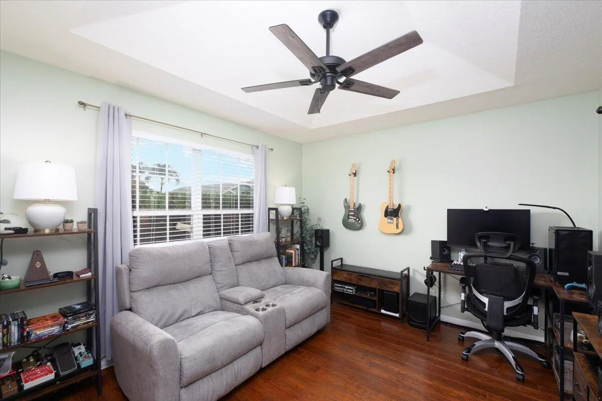 2815 SW Regal Terrace