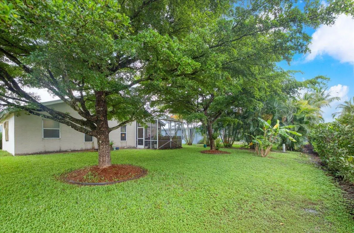 2815 SW Regal Terrace