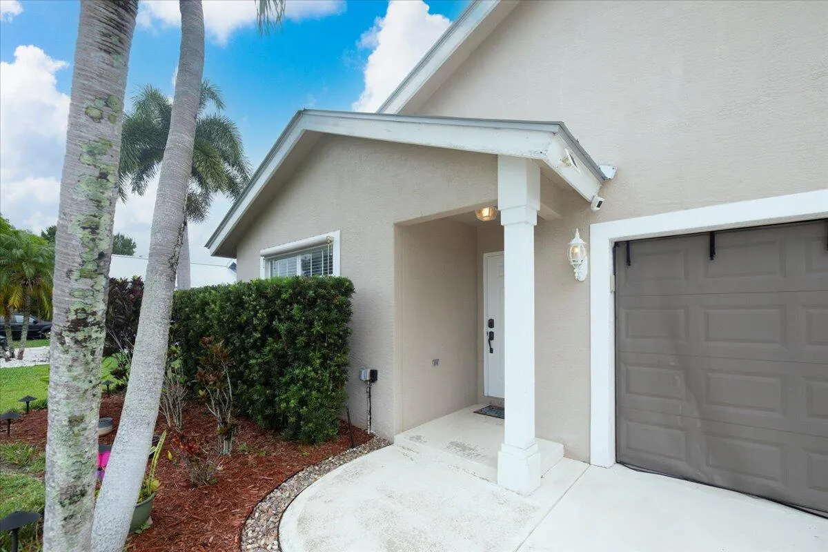 2815 SW Regal Terrace