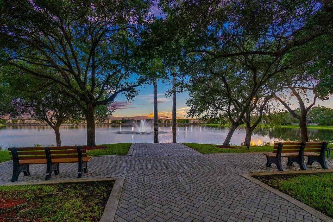 10290 NW 60th Place