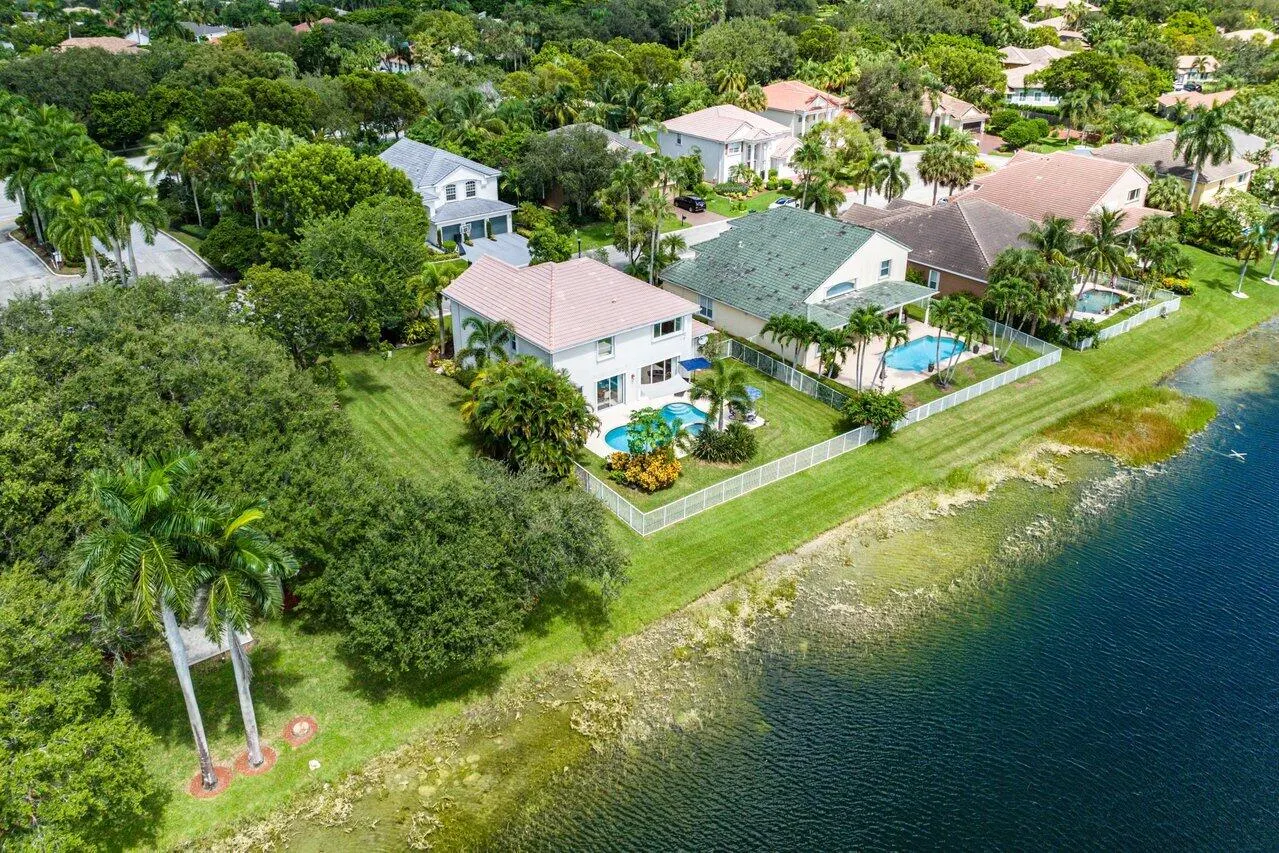 10290 NW 60th Place