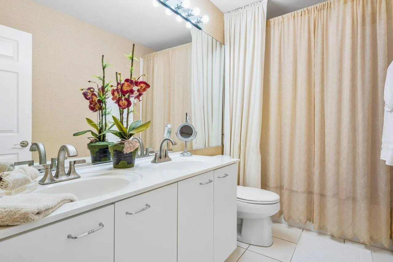 10290 NW 60th Place