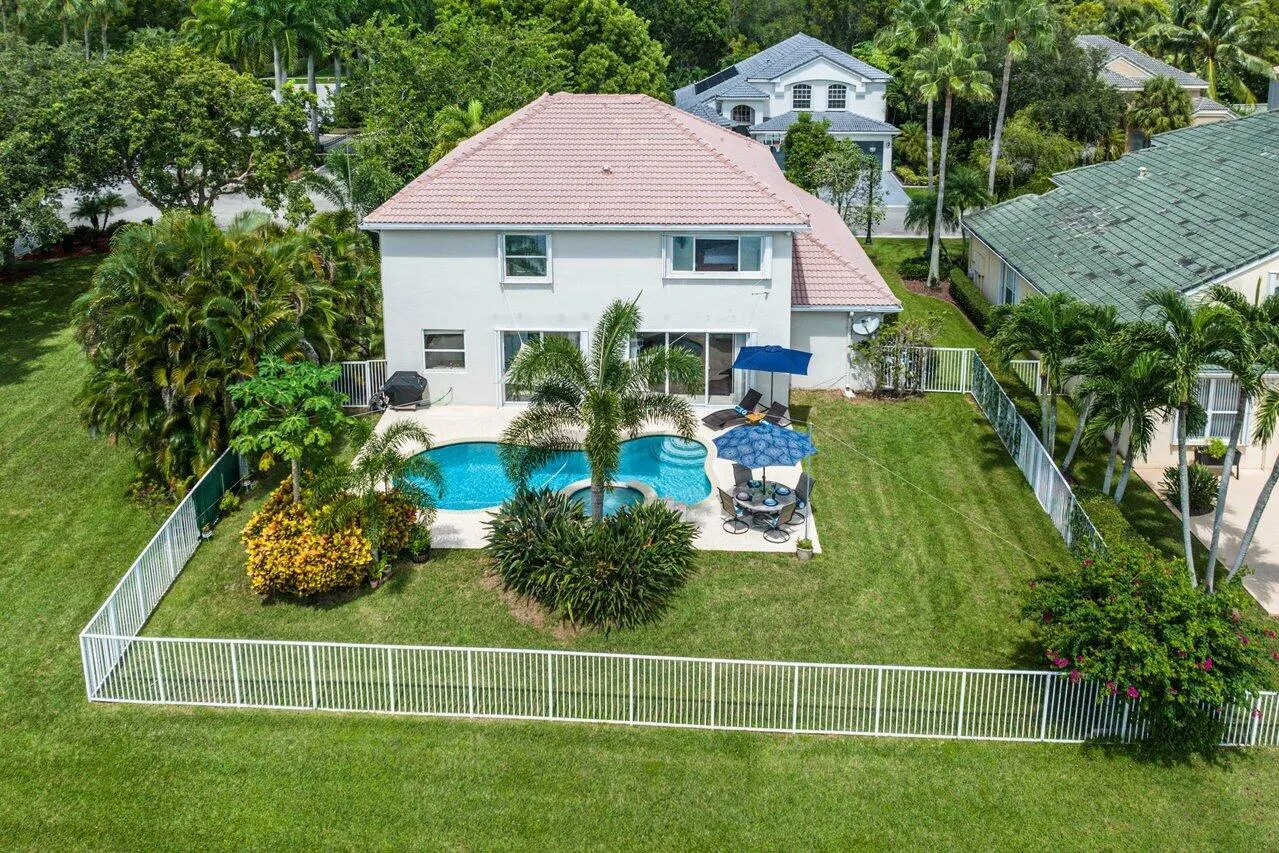 10290 NW 60th Place